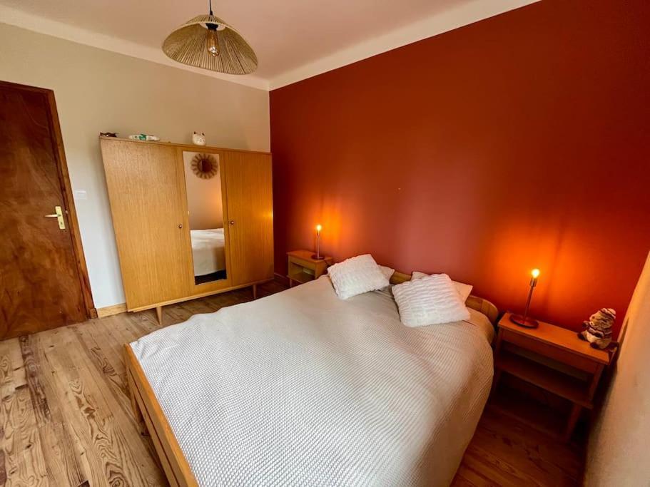 La Petite Ourse Maison De Village A Oust Екстериор снимка