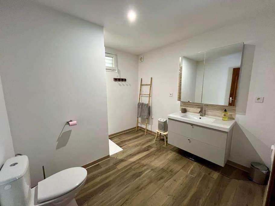 La Petite Ourse Maison De Village A Oust Екстериор снимка