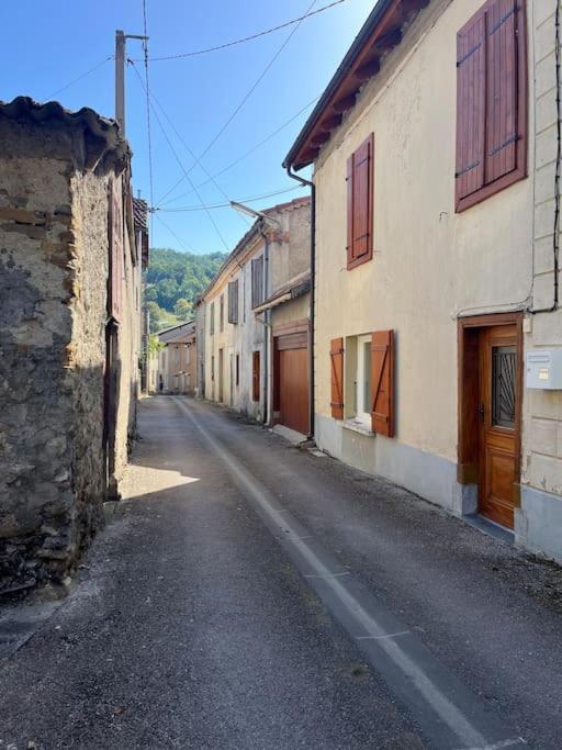 La Petite Ourse Maison De Village A Oust Екстериор снимка