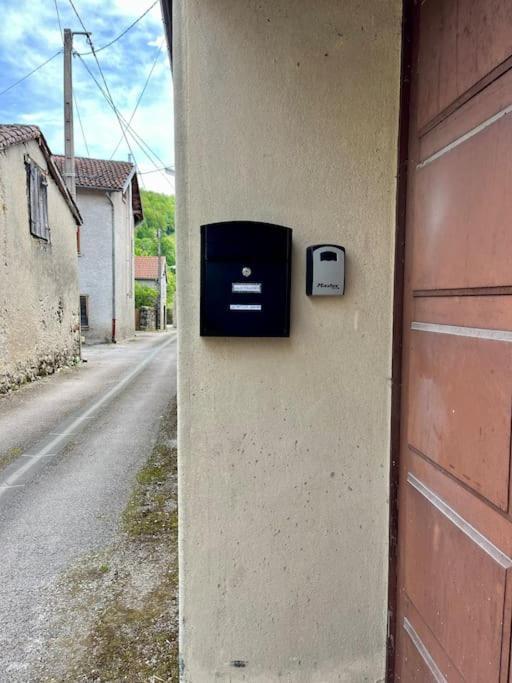 La Petite Ourse Maison De Village A Oust Екстериор снимка