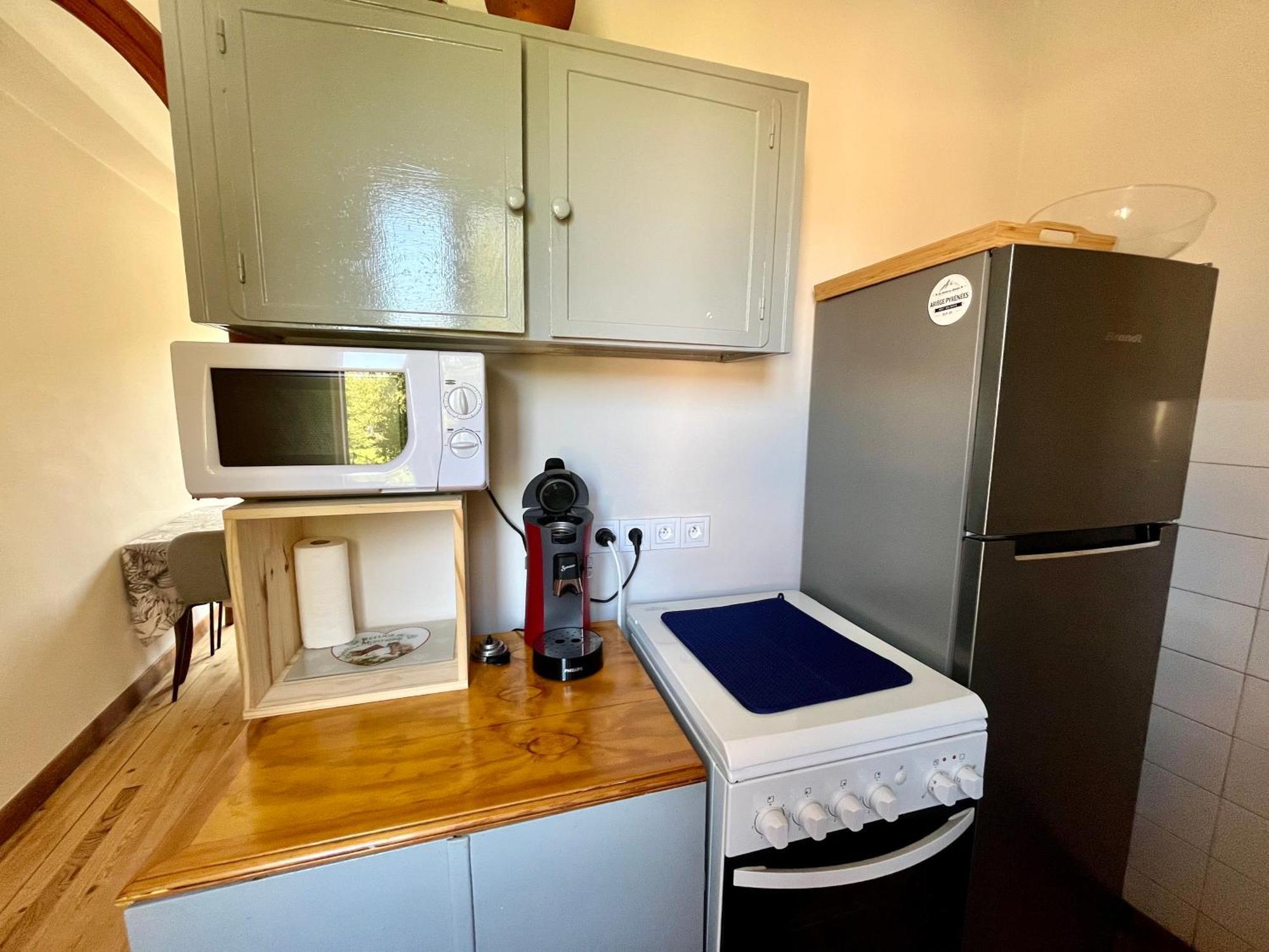 La Petite Ourse Maison De Village A Oust Екстериор снимка