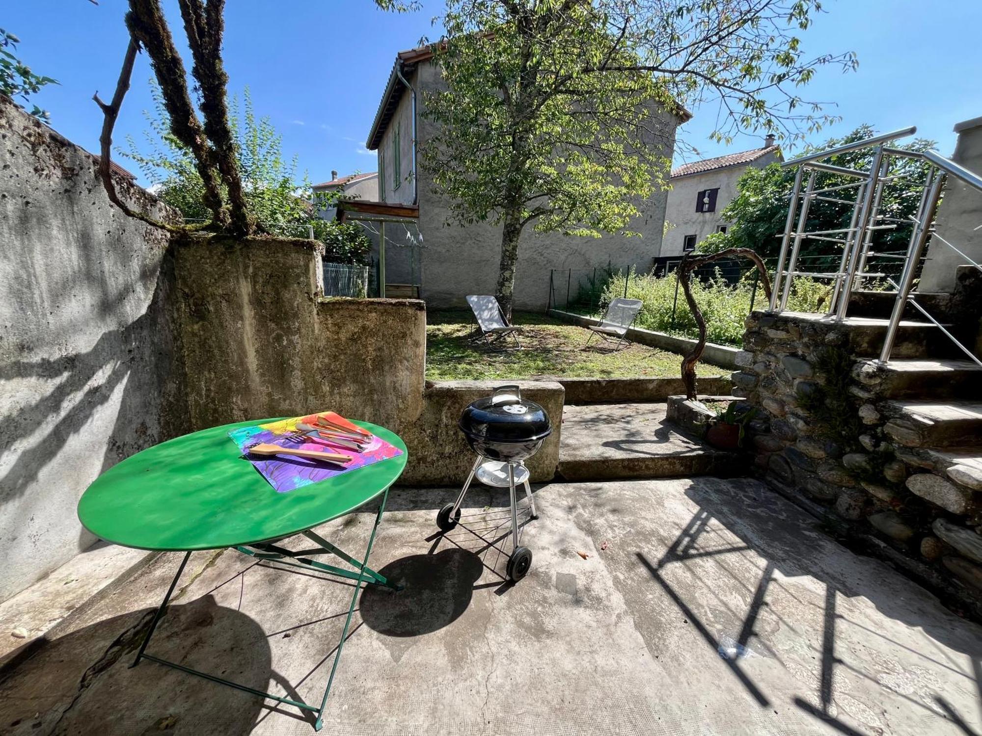 La Petite Ourse Maison De Village A Oust Екстериор снимка