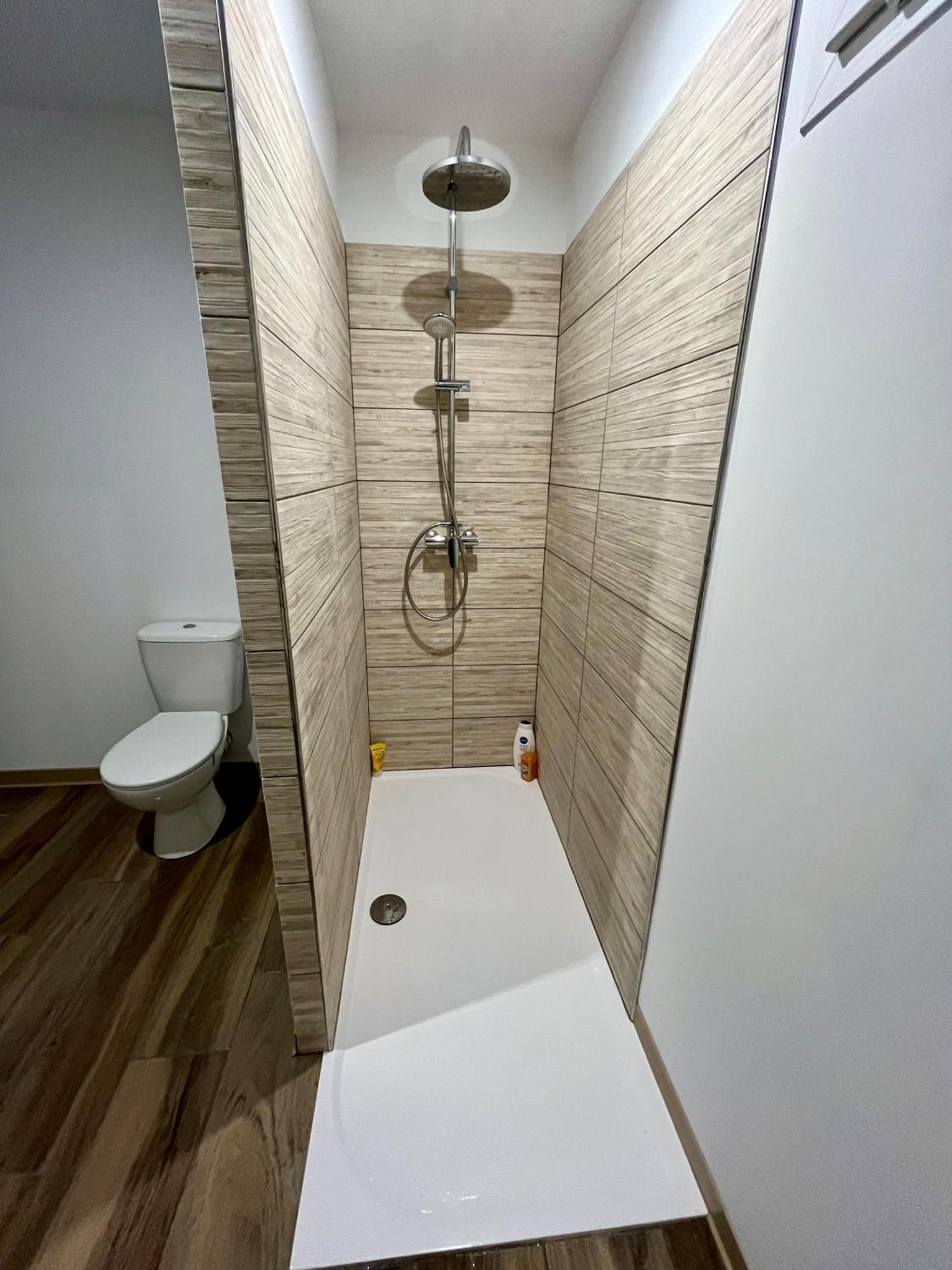 La Petite Ourse Maison De Village A Oust Екстериор снимка